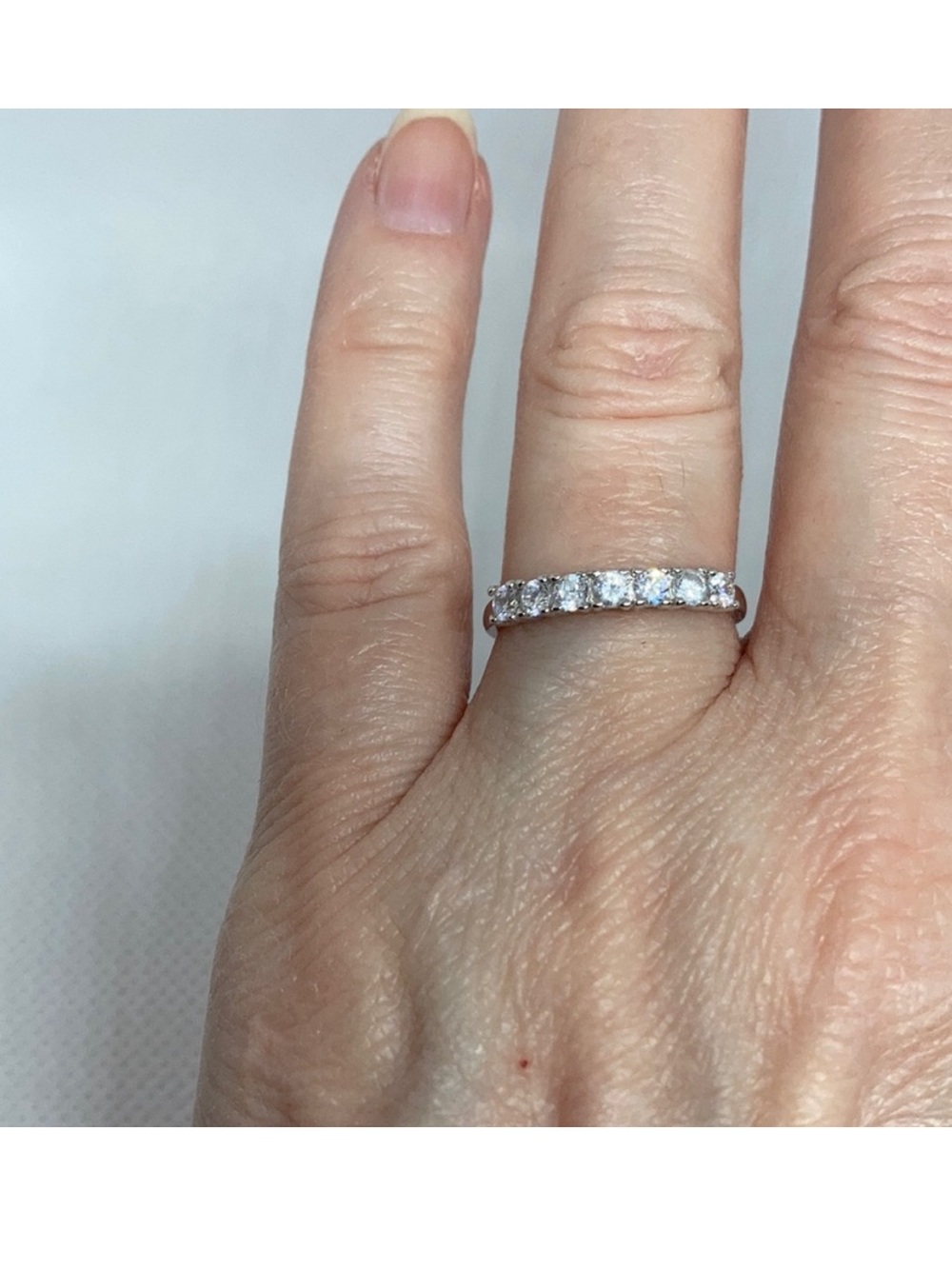 *Simulated Diamond 7 Round Cut Stones Sterling Silver Band Ring J22